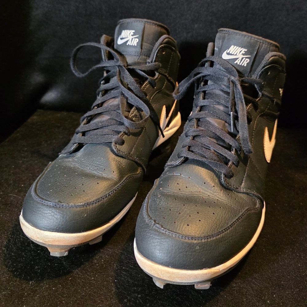 Nike Black and White Men's Cleats - Picture 4 of 9